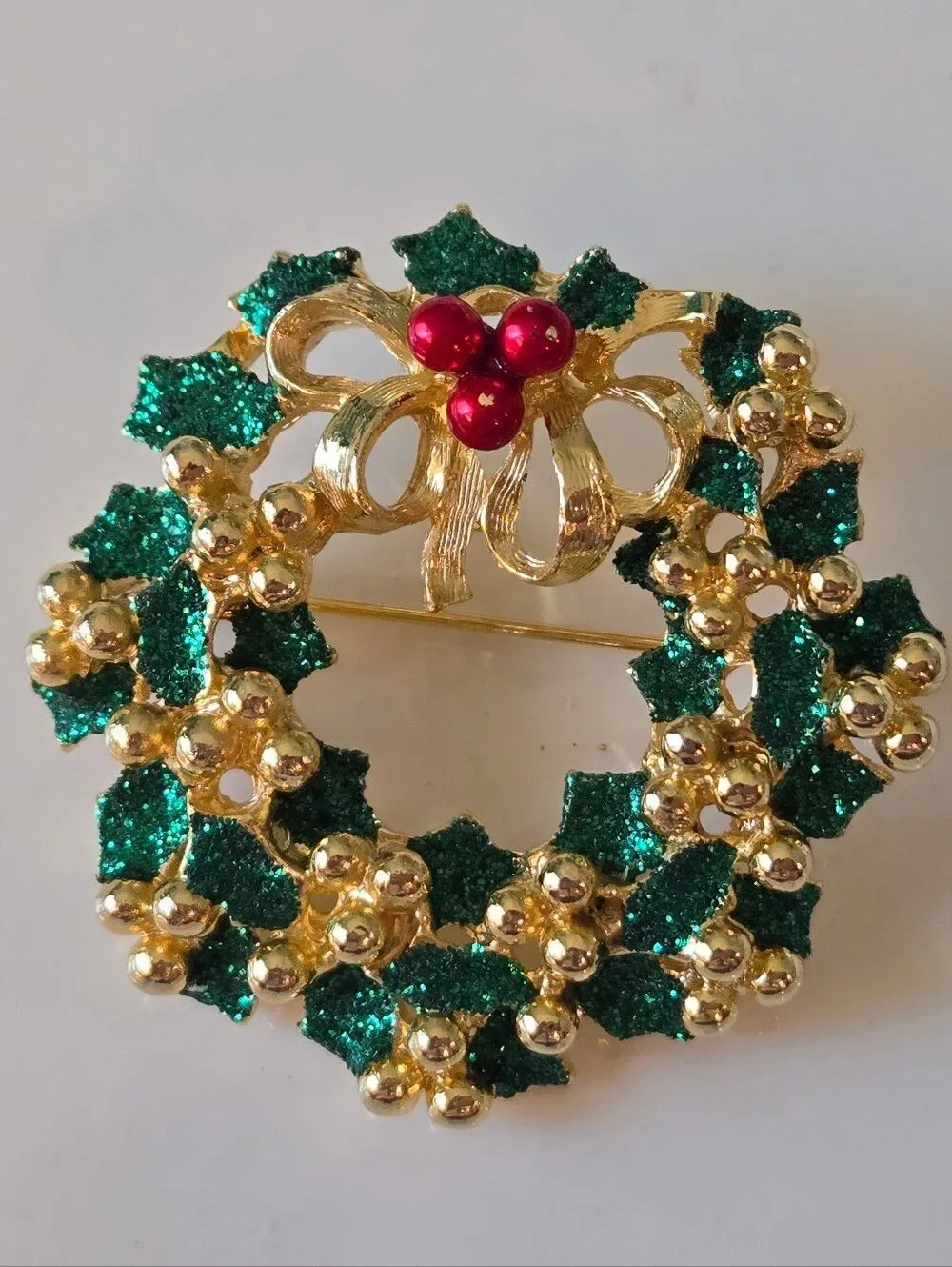 Holiday Wreath Brooch with Green Glitter Leaves and Red Berries
